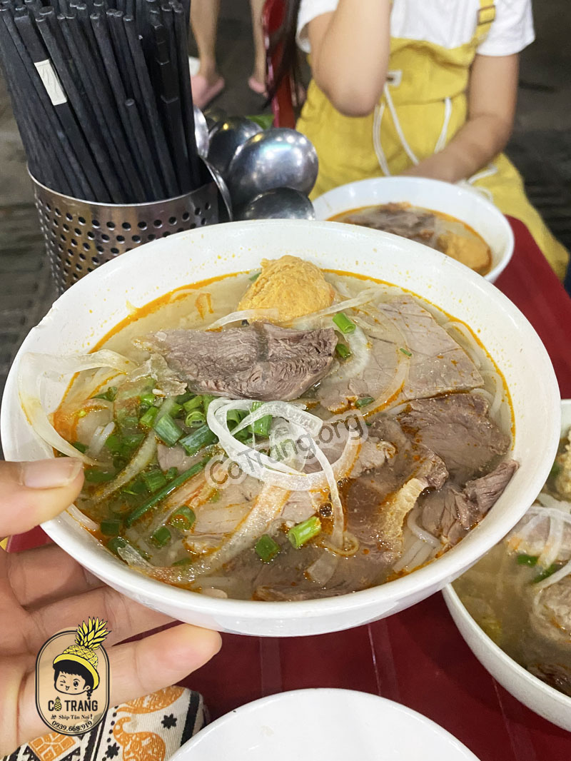 Bún Bò Huế Bà Gái - 11A đường Hà Nội, Huế