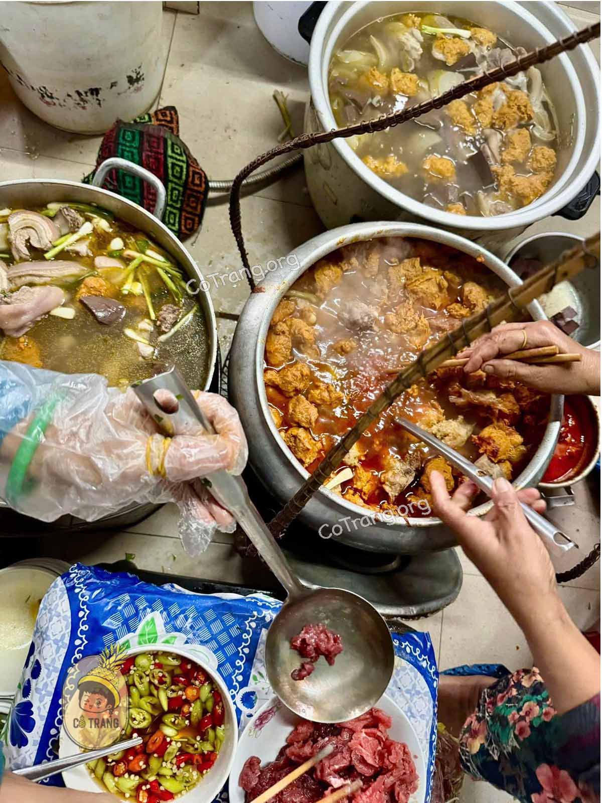 Bún Bò Mệ Kéo - 20 Bạch Đằng, Huế (ảnh sưu tầm)