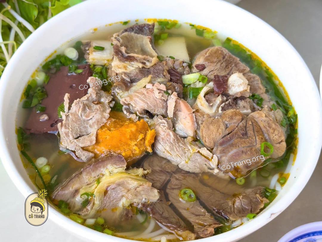 Bún Cố Đô Đồng Hới - Quán bún bò Huế chuẩn ngon và đông khách, menu, review