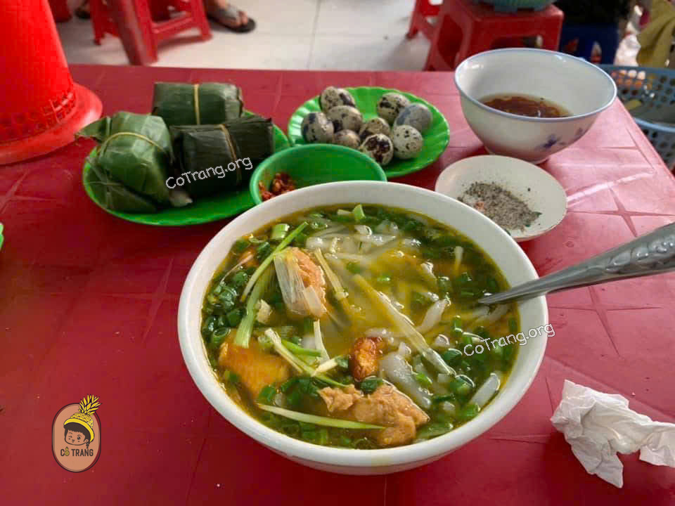 Bánh Canh Cá Lóc A Tài - Quán Bánh Canh bột xắt lâu đời, bình dân ở Huế, menu, review
