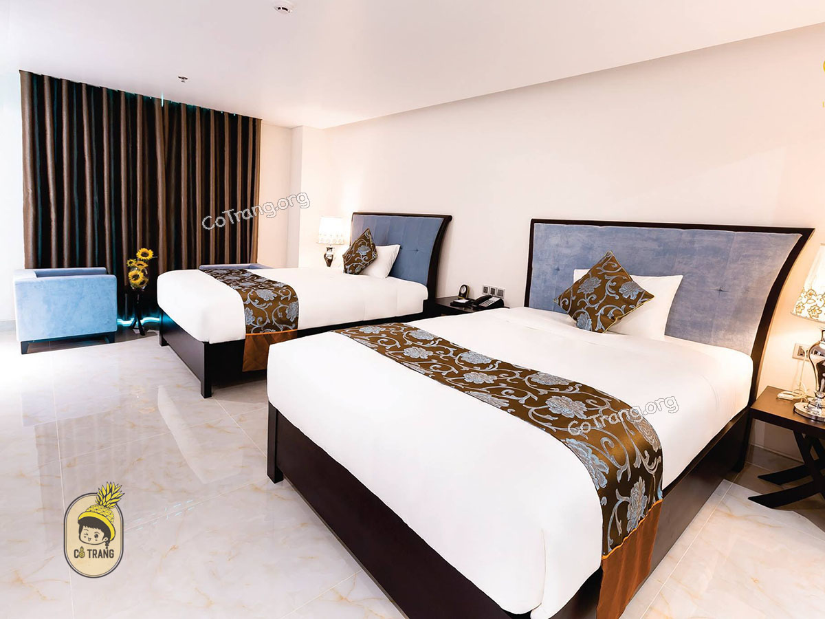 Royal Quang Binh Hotel - Khách sạn 4 Sao view hồ Hải Đình, giá phòng, review