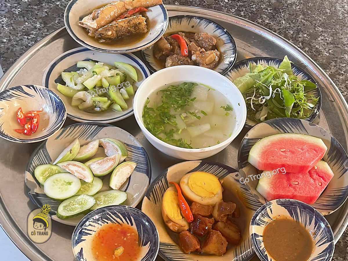 Cơm Độn Bao Cấp - 05 Wừu, TP. Pleiku, Gia Lai