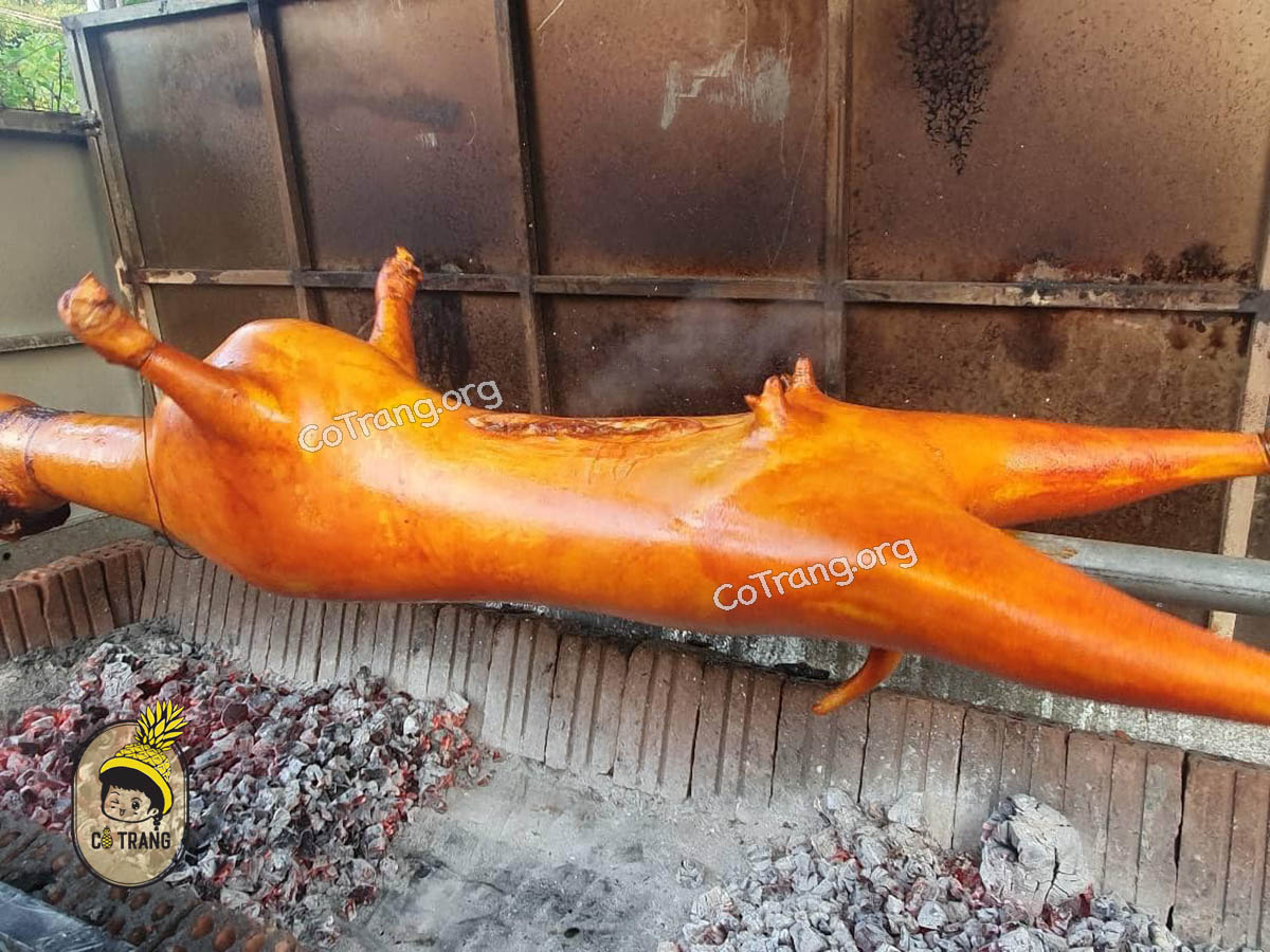Món Dê Quay Thơm Ngon tai Dê Chúa Đà Thành