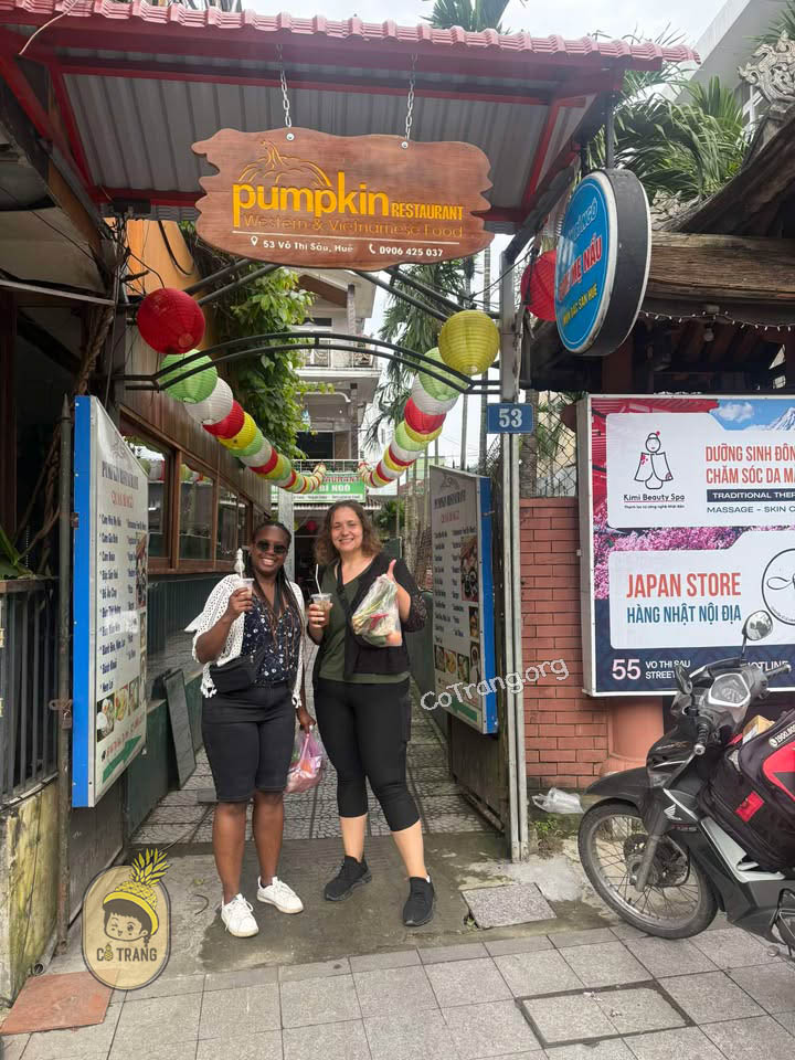 Không gian và món ăn tại Pumpkin Restaurant Huế