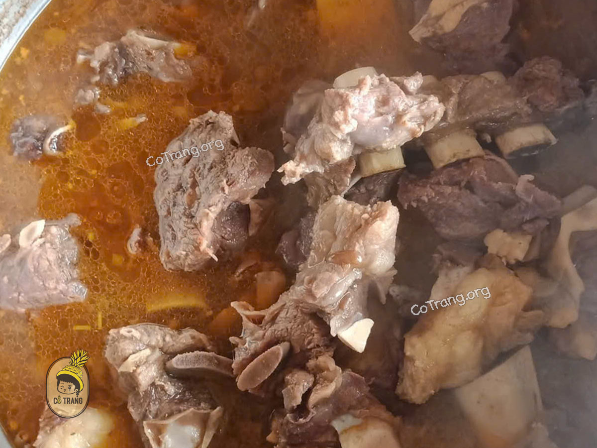 Quán Bò Nóng Thu Viễn - xã Ngũ Phụng, đảo Phú Quý