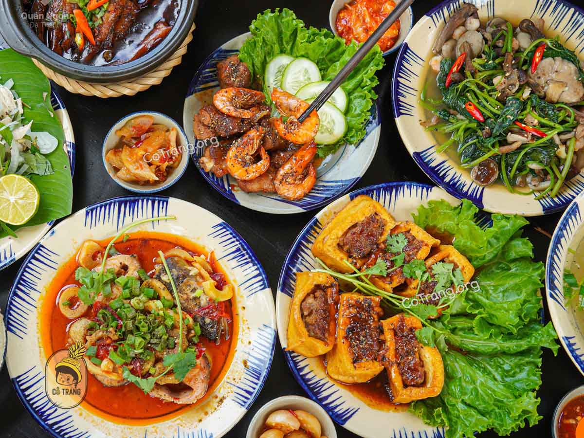 Không gian tại Cụi - Cơm Nhà Hồi Nớ