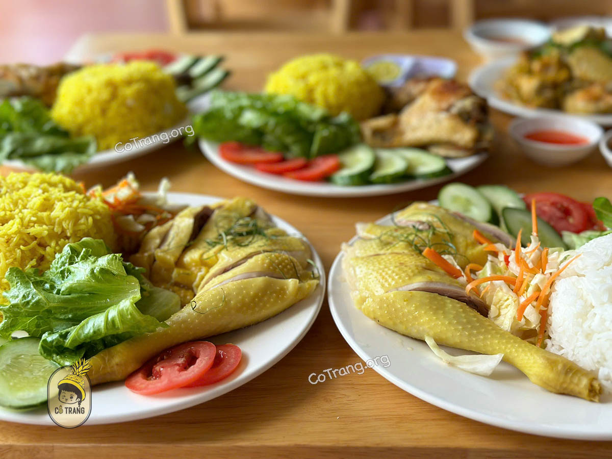 Cơm Gà Dông Ưng 2 - 155 Phạm Ngọc Thạch, Pleiku, Gia Lai