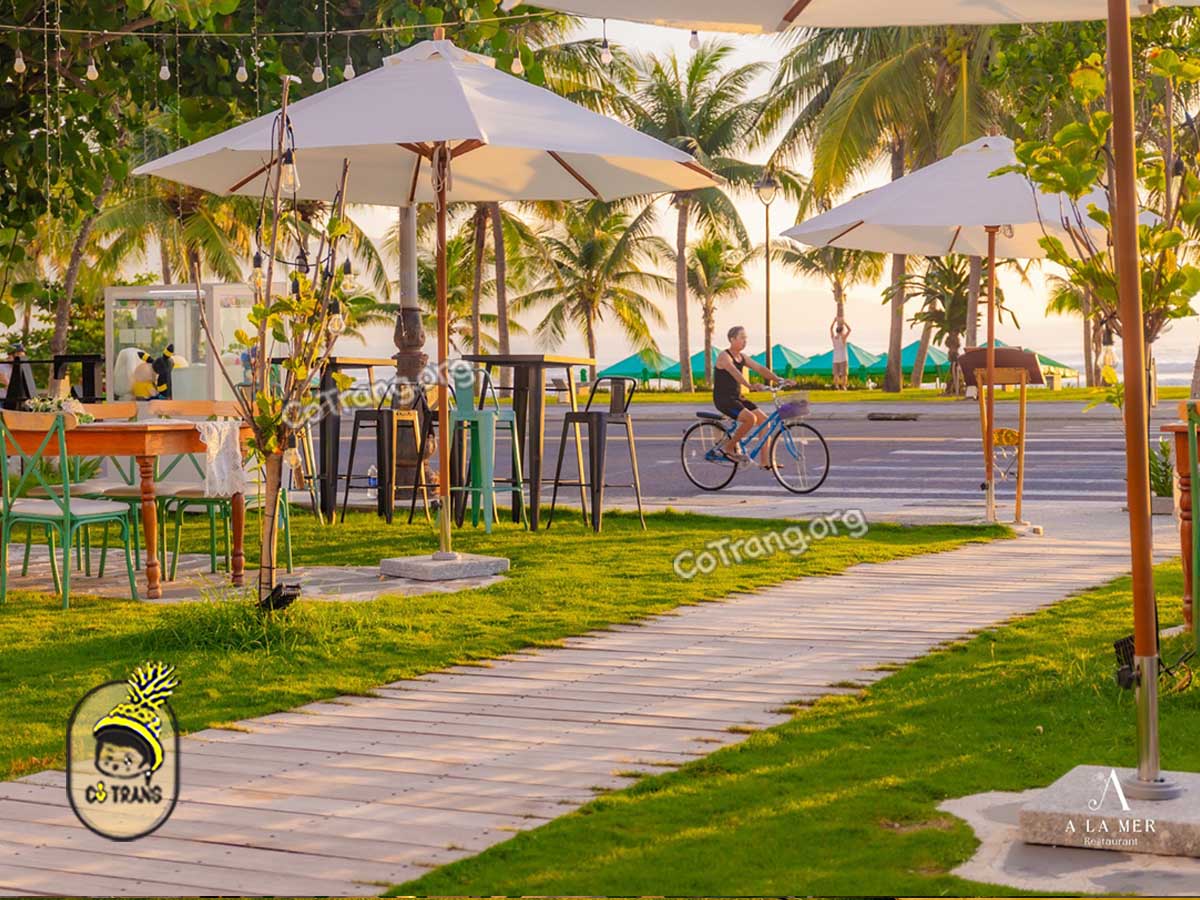 Không gian và món ăn thực tế tại A La Mer Restaurant Đà Nẵng