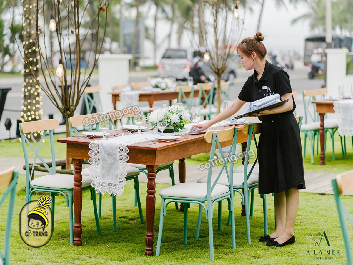 Không gian và món ăn thực tế tại A La Mer Restaurant Đà Nẵng