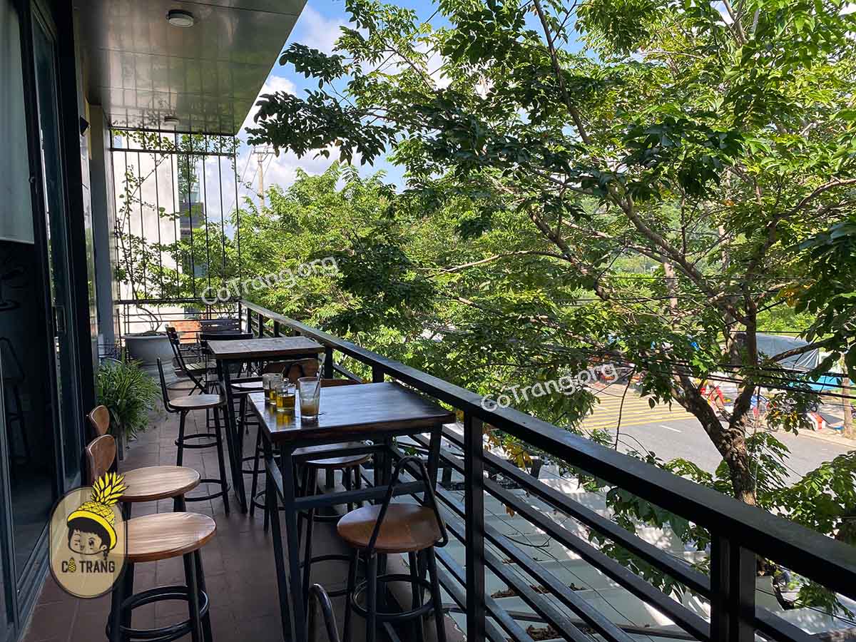 Không gian và thức uống tại Quán