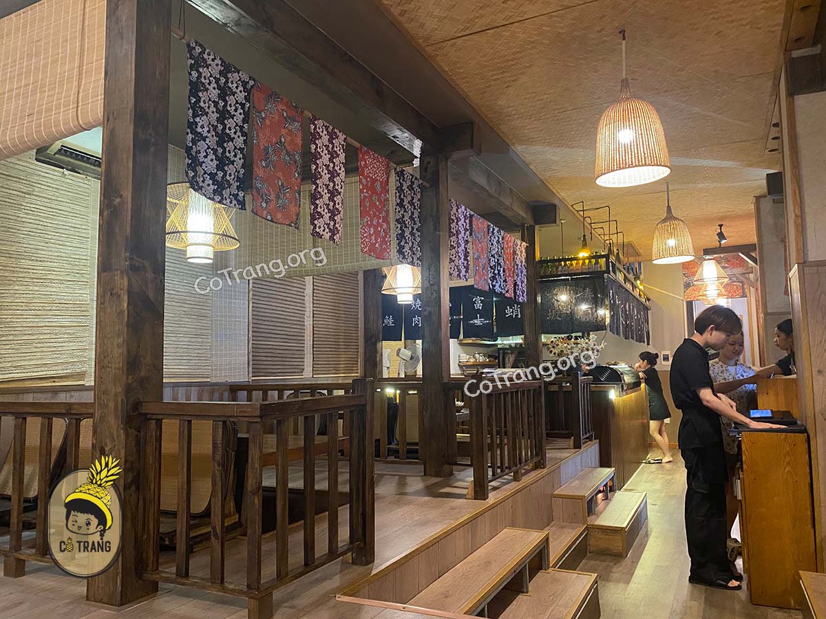 Không gian và món ăn thực tế tại Dasushi Đà Nẵng