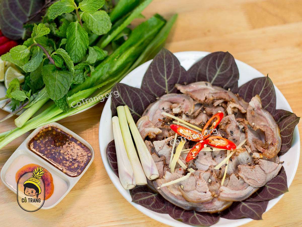 Không gian và món ăn tại Dê Chúa Đà Thành Đà Nẵng