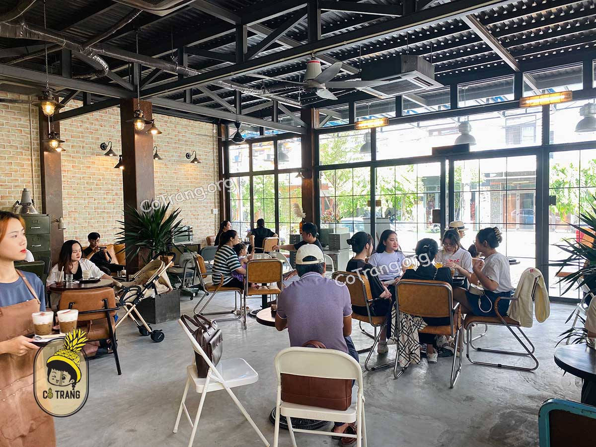 Không gian và thức uống tại L STAND Coffee and Tea Đà Nẵng