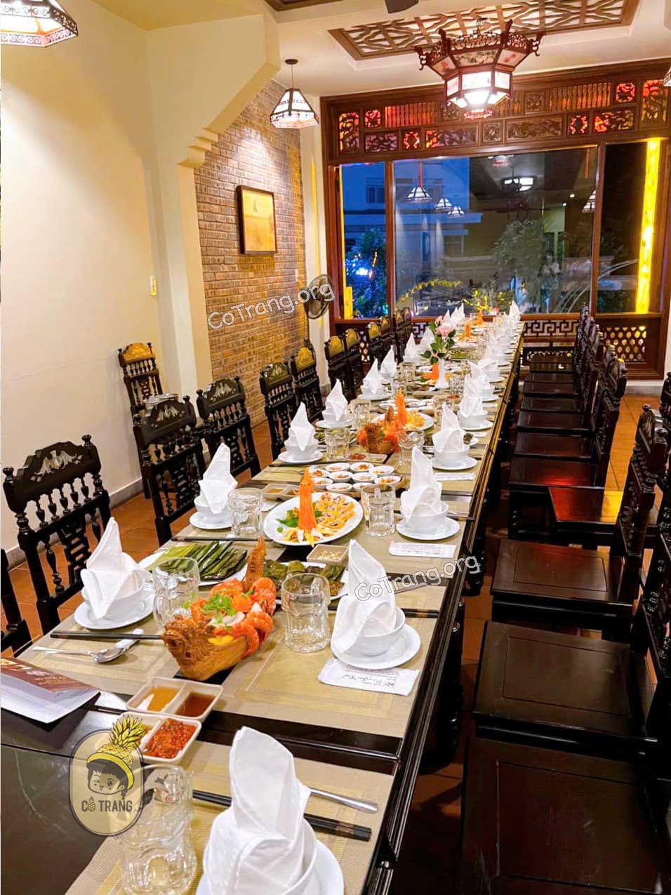 Không gian tại Nhà Hàng Không Gian Xưa Huế