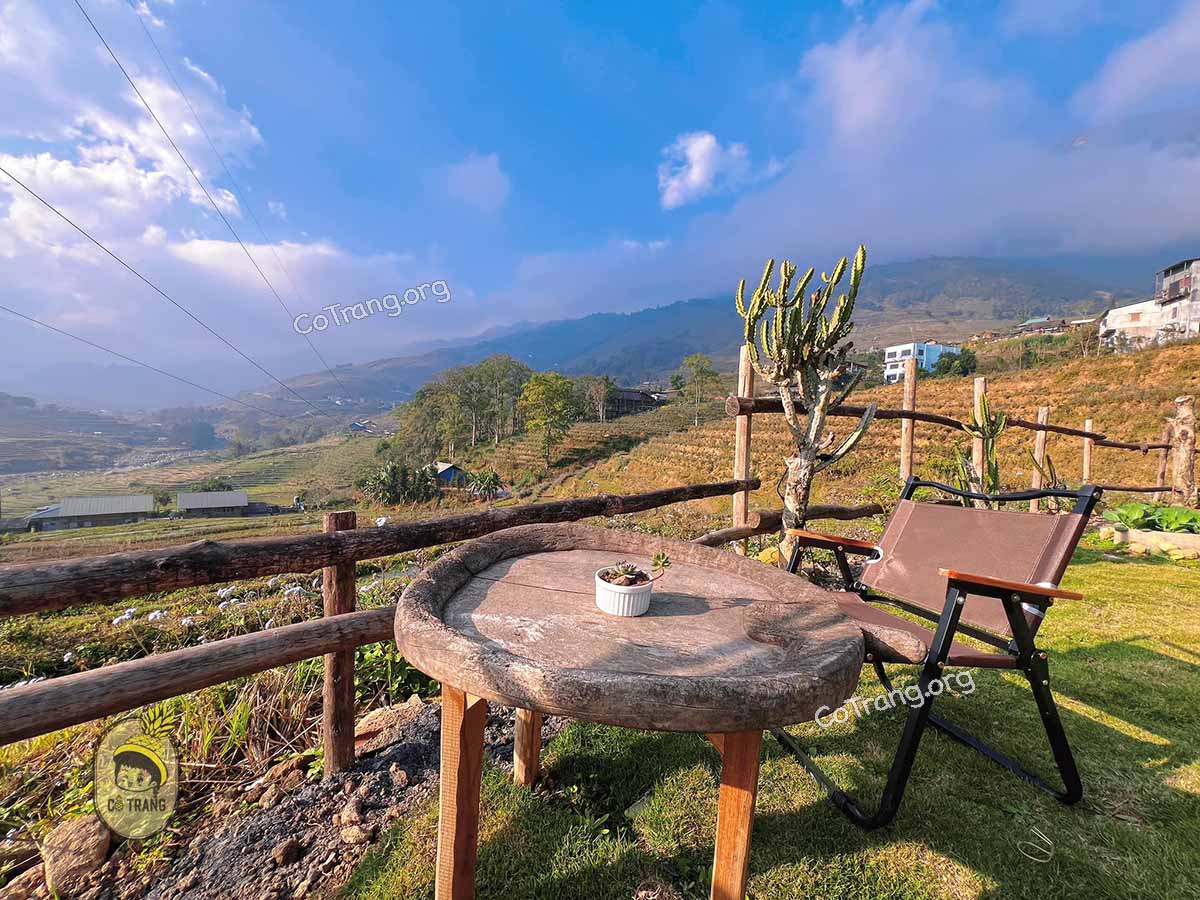Menu và góc checkin tại Pavi Garden Coffee Sapa 