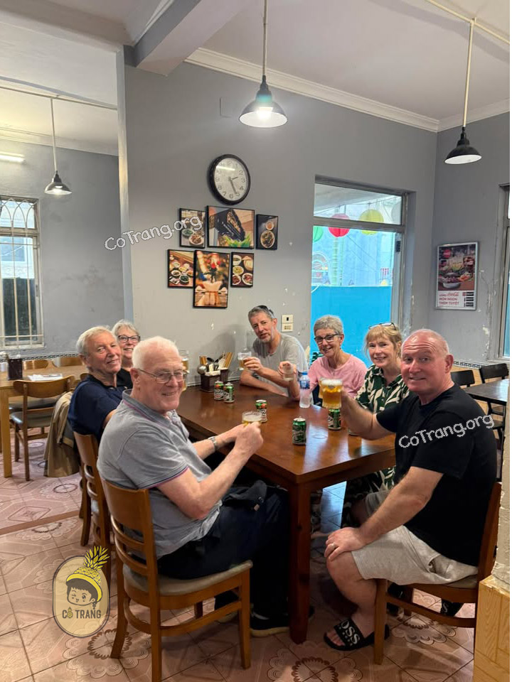 Không gian và món ăn tại Pumpkin Restaurant Huế