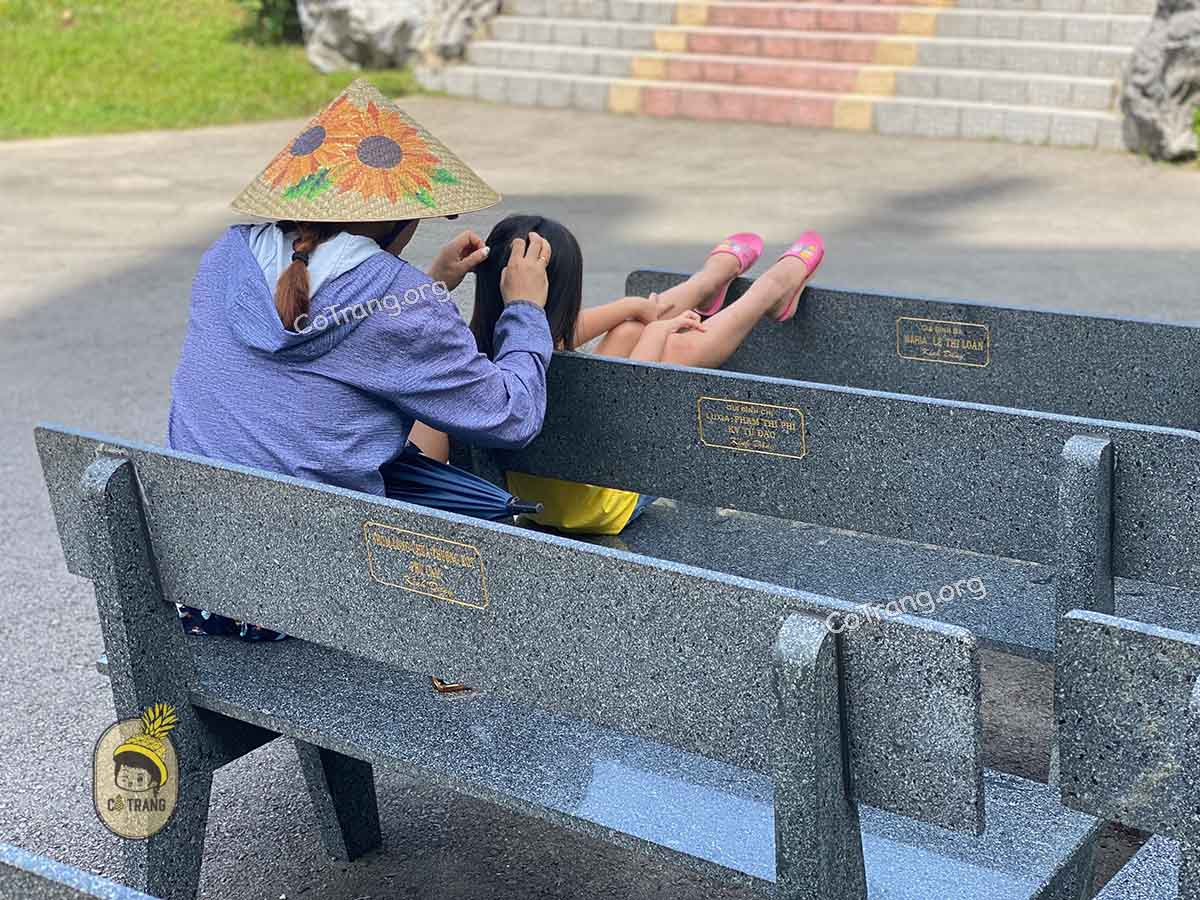Không gian thực tế tại Nhà Thờ Phủ Cam Huế