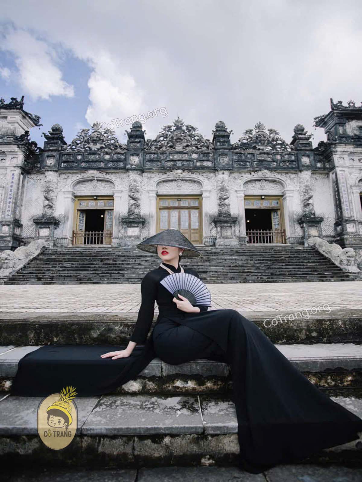 Góc checkin đẹp tại Lăng Khải Định Huế (ảnh sưu tầm)