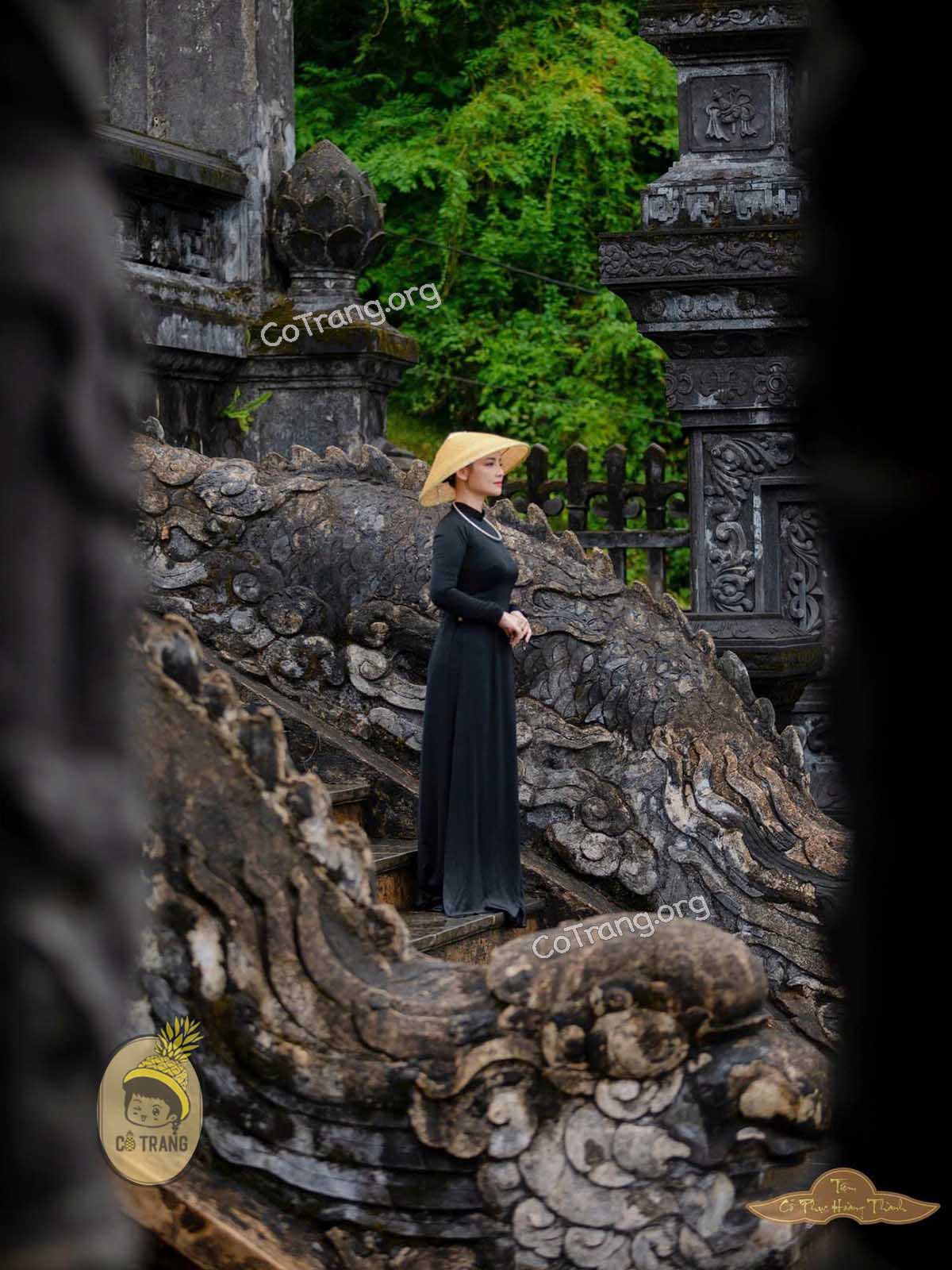 Góc checkin đẹp tại Lăng Khải Định Huế (ảnh sưu tầm)