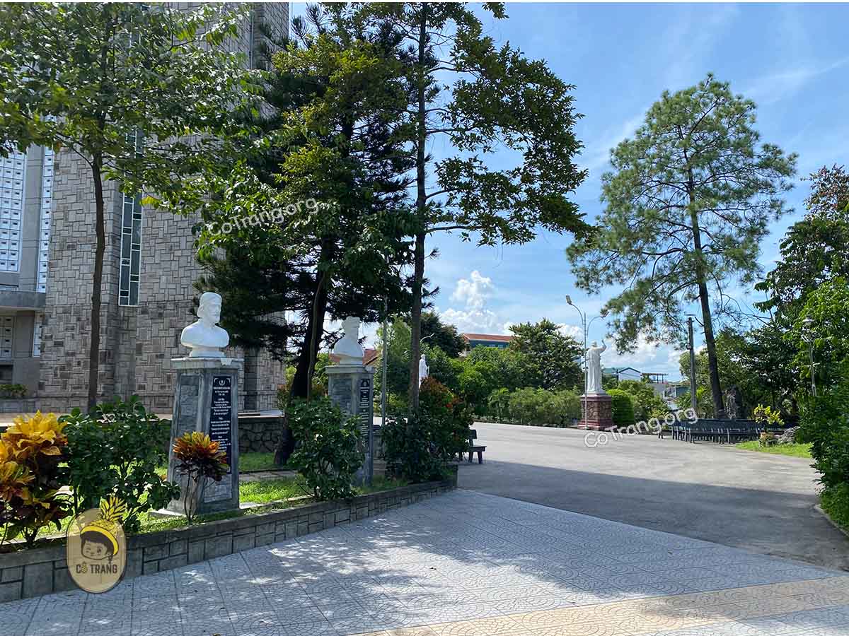 Nhà Thờ Phủ Cam - 01 Đoàn Hữu Trưng, Huế