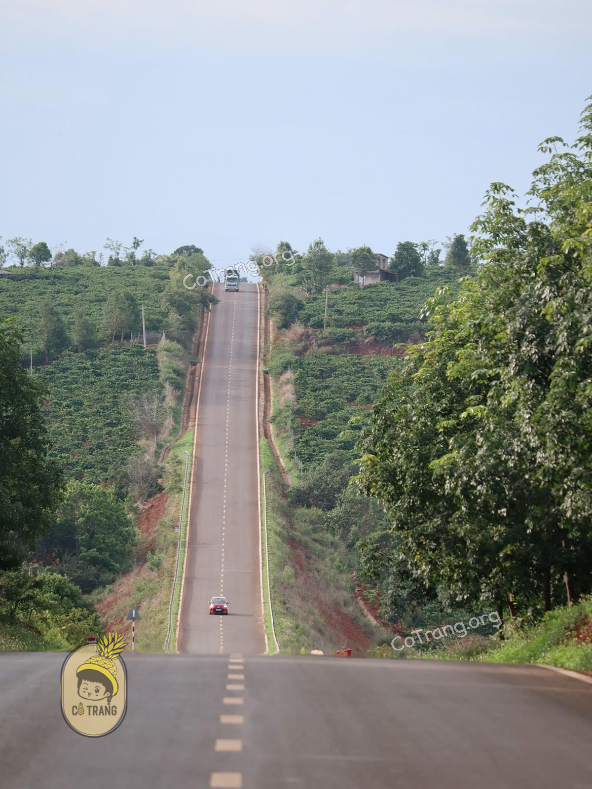 Hình ảnh Con Đường Dốc Dựng Đứng ở Gia Lai (ảnh sưu tầm)