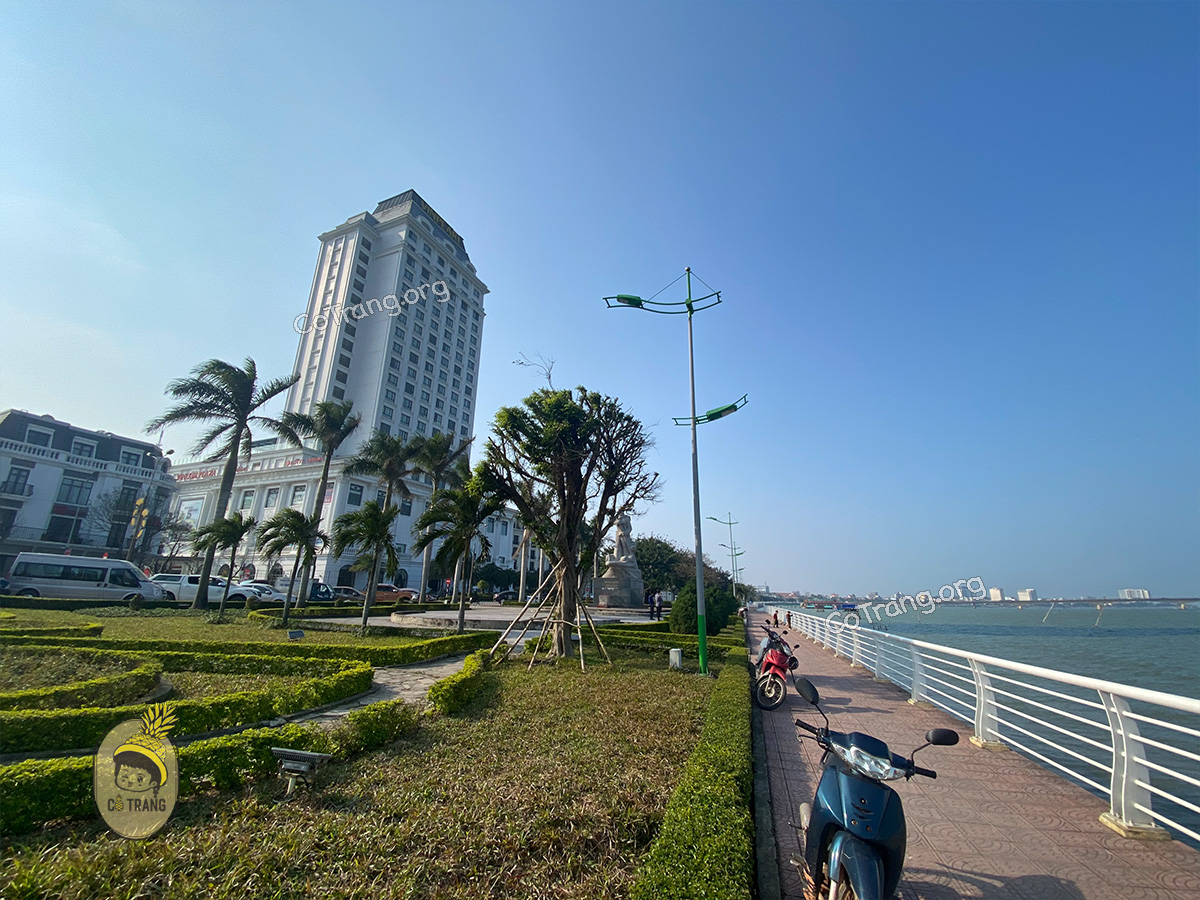 Không gian thực tế tại Tượng Đài Mẹ Suốt