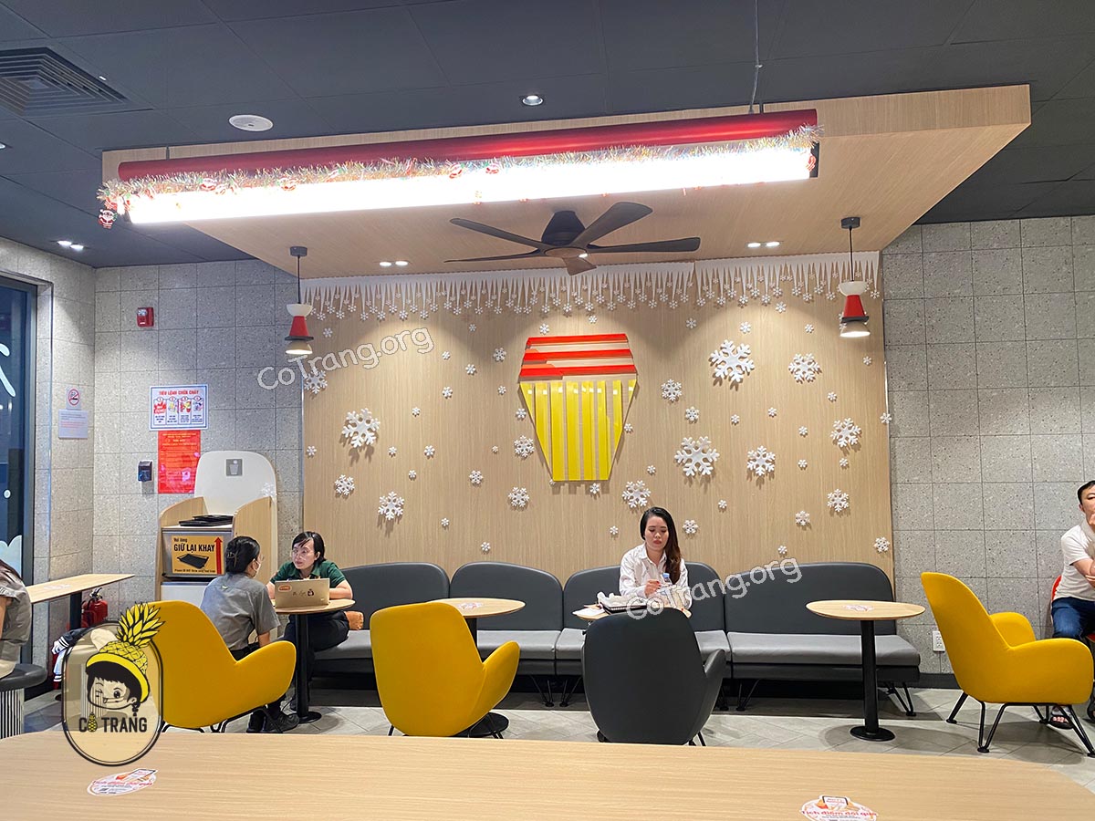 Không gian thực tế tại McDonald's Đà Nẵng - 05 Nguyễn Văn Linh