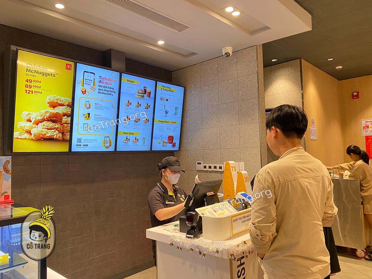 Không gian thực tế tại McDonald's Đà Nẵng - 05 Nguyễn Văn Linh