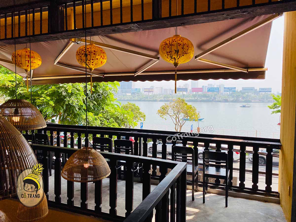 Không gian đồ uống thực tế tại Út Tịch Cafe
