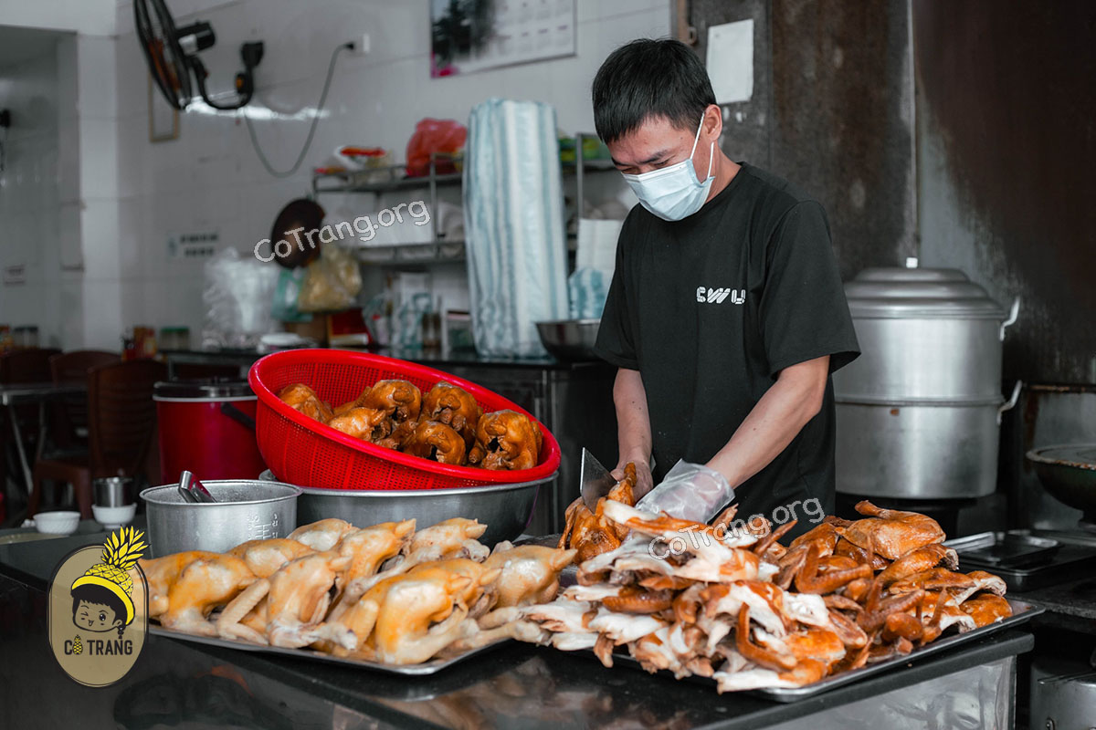 Thưởng Thức Cơm Gà Trang Đà Nẵng - 195 Lê Thanh Nghị, Menu, Review