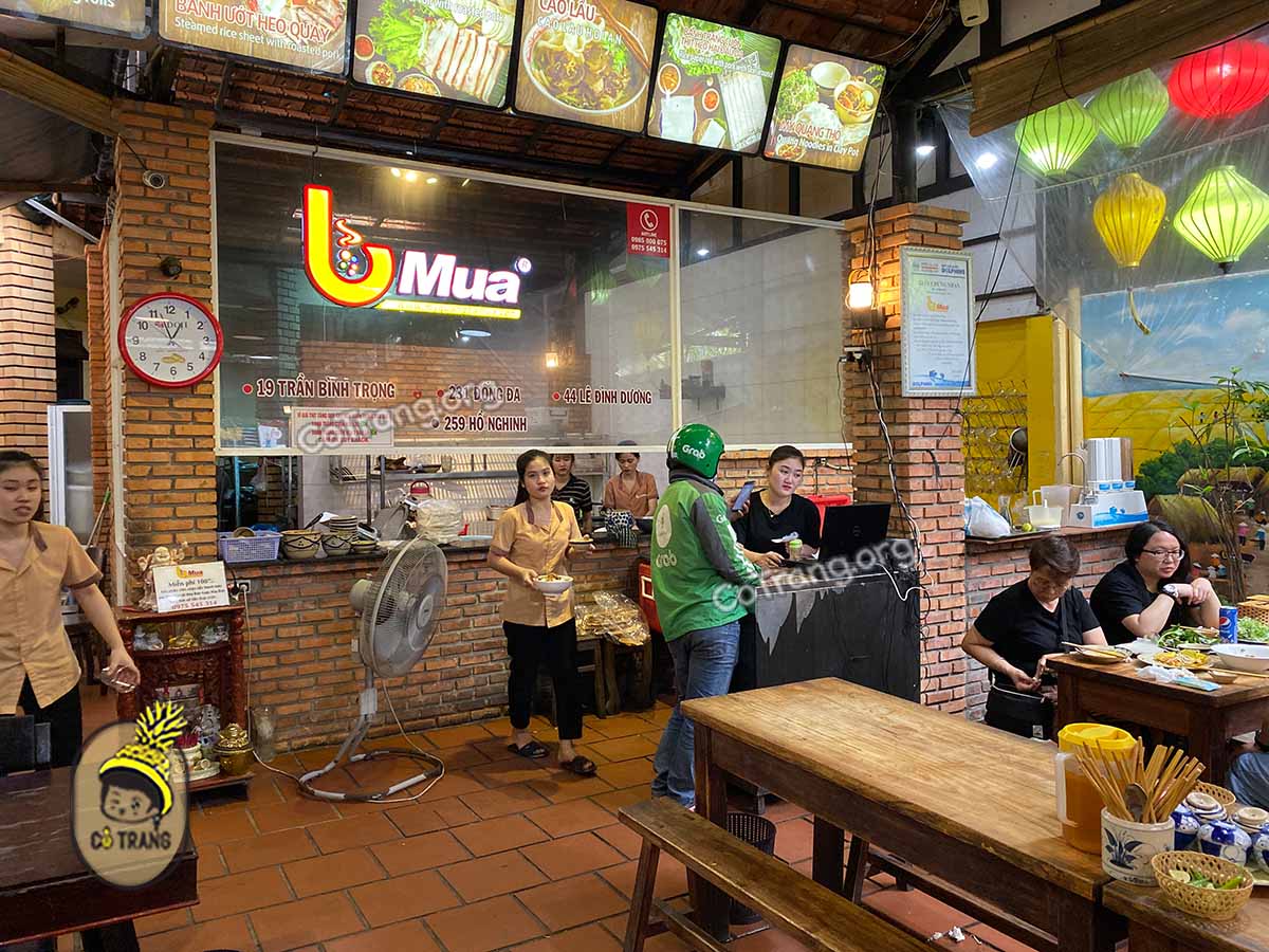 Không gian thực tế tại Mỳ Quảng Bà Mua Đà Nẵng