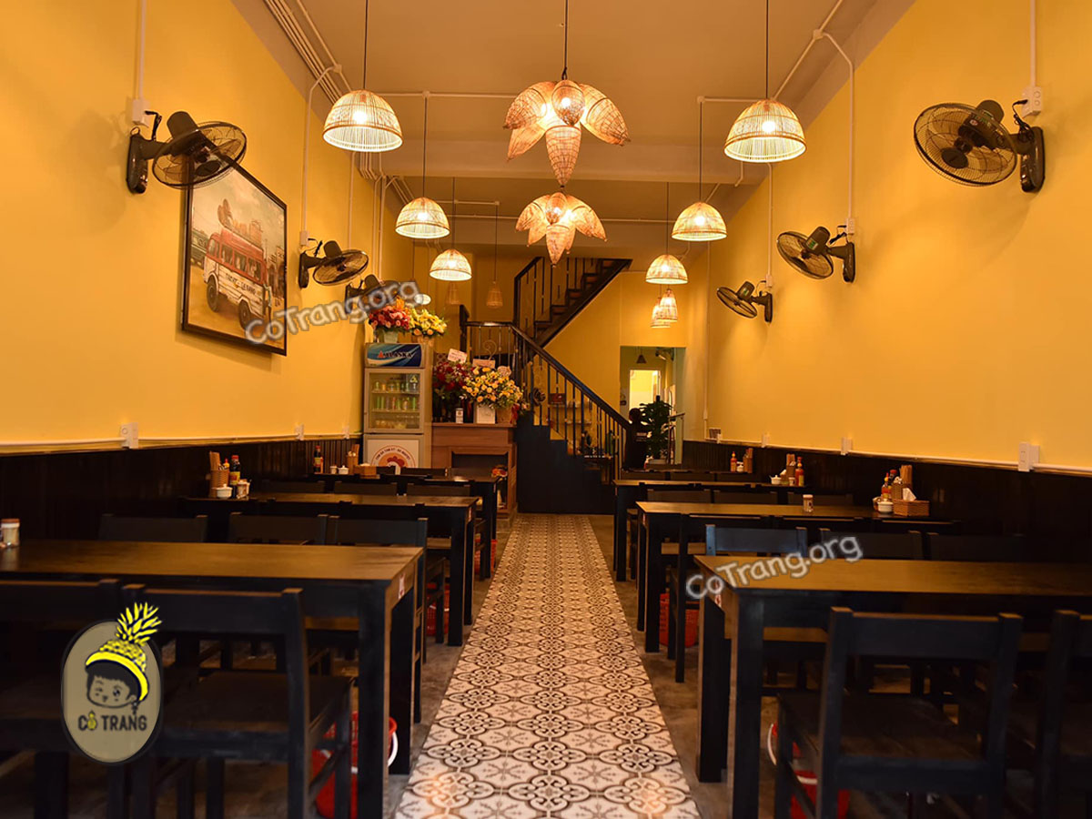 Không gian thực tế tại Cơm Gà Bà Nguyệt Tam Kỳ