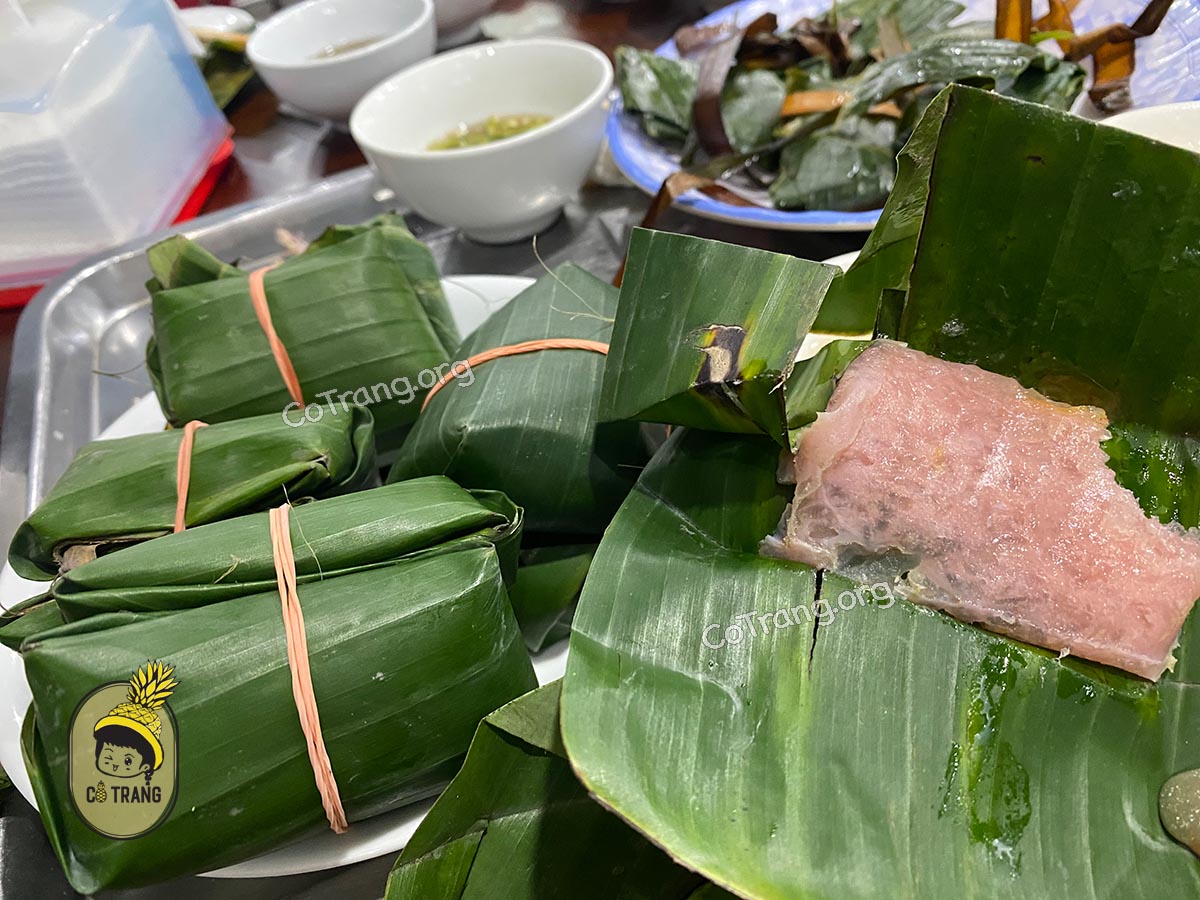 Món ăn tại Nhà Hàng Bà Đỏ Huế