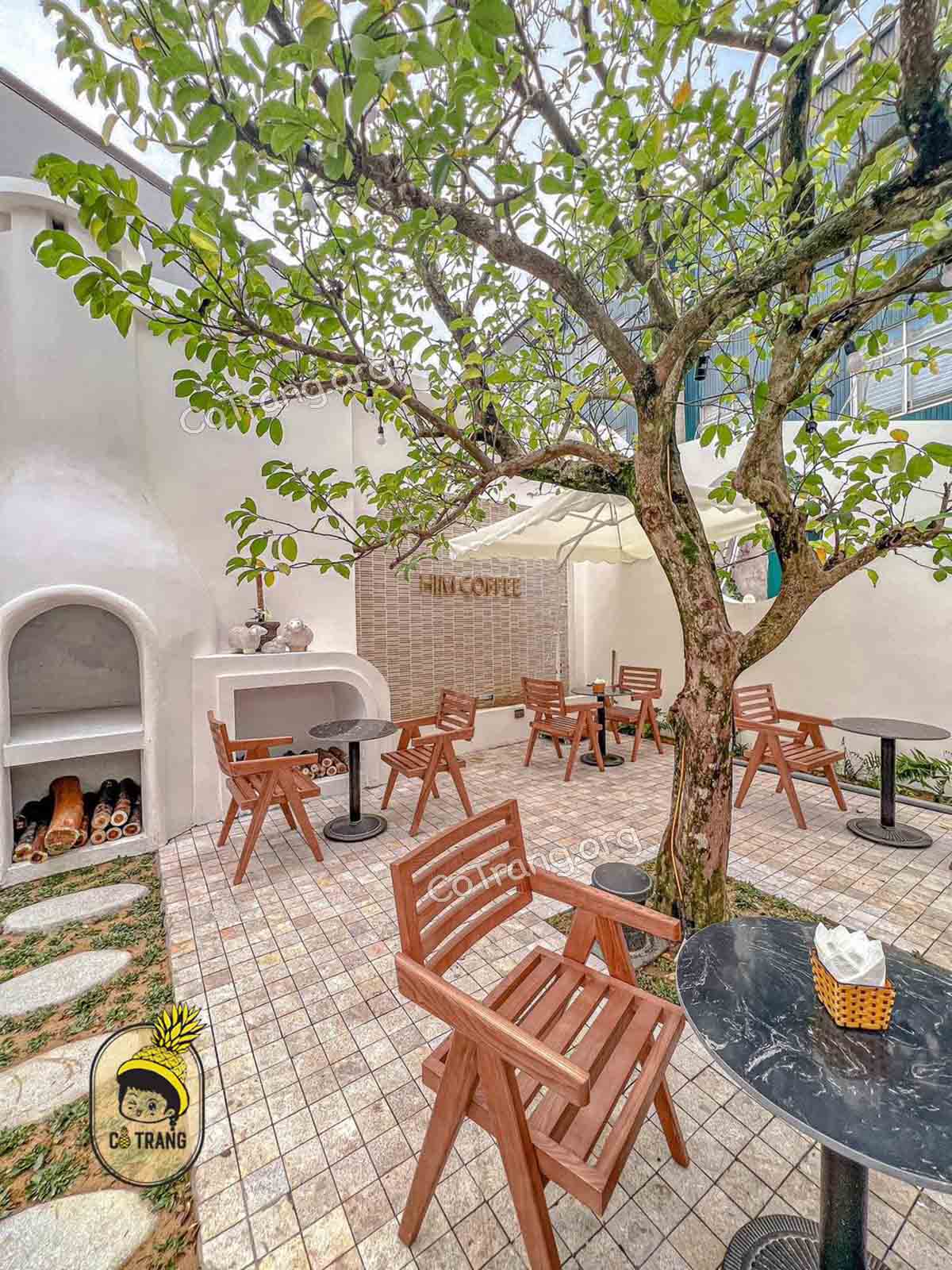 Không gian thực tế tại Him Coffee Vinh