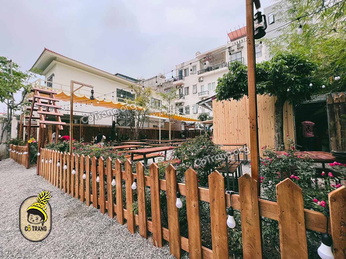 Không gian thực tế tại Tiệm Ăn D'Lats Đà Nẵng