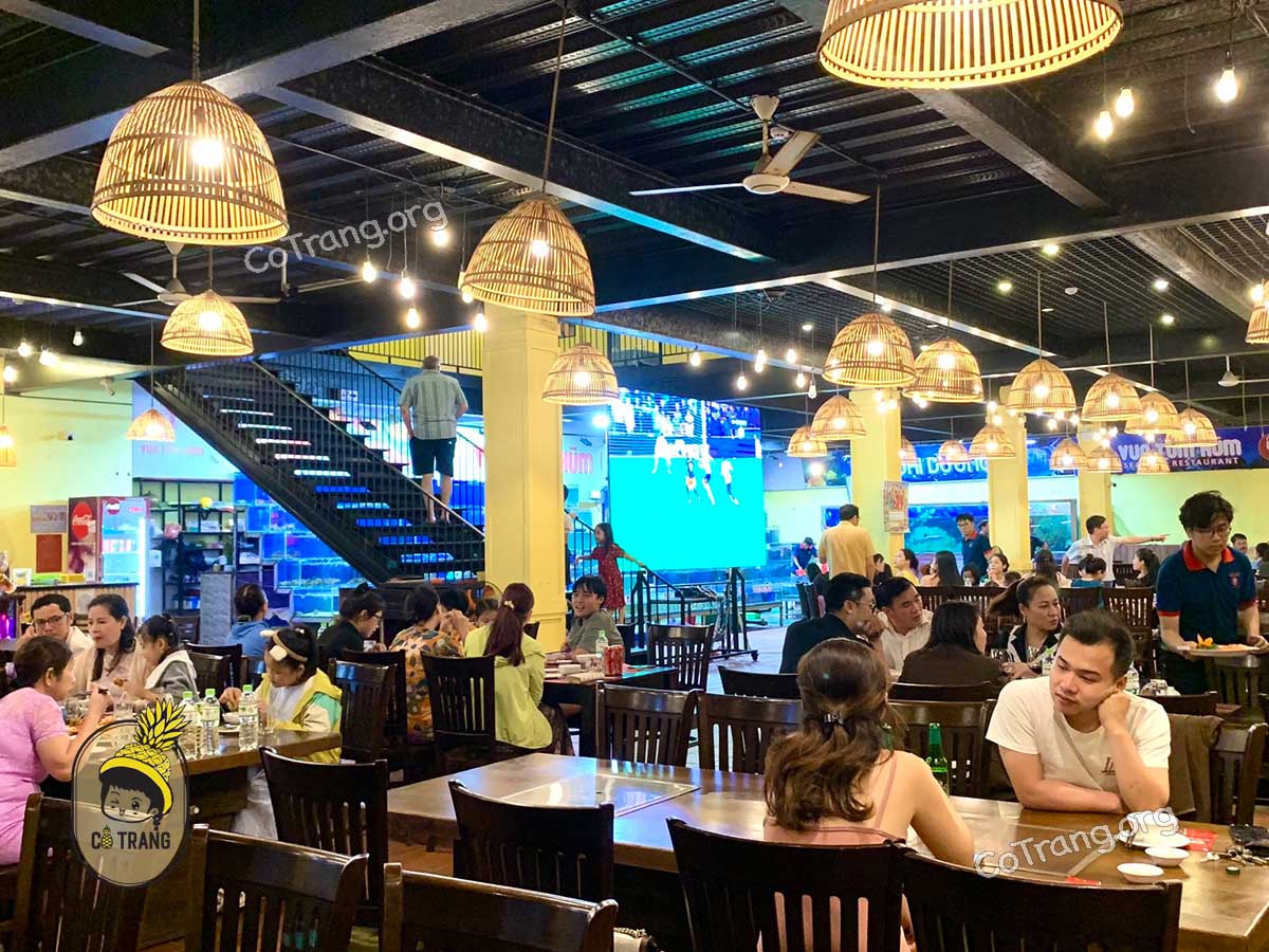 Thưởng Thức Nhà Hàng Hàu Sữa Đà Nẵng - View Biển Cực Đẹp, Menu, Review