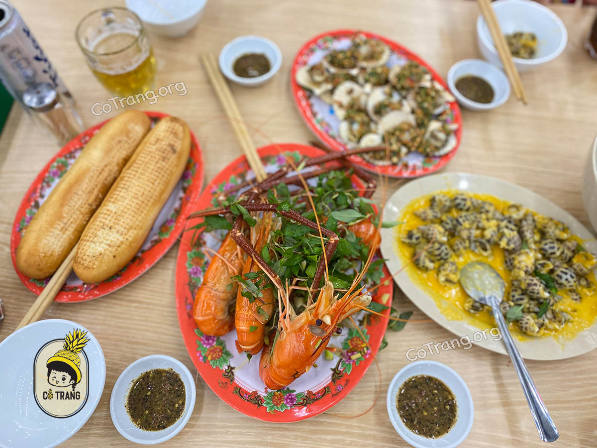 Bữa ăn tại Hải Sản Bé Mặn Đà Nẵng 