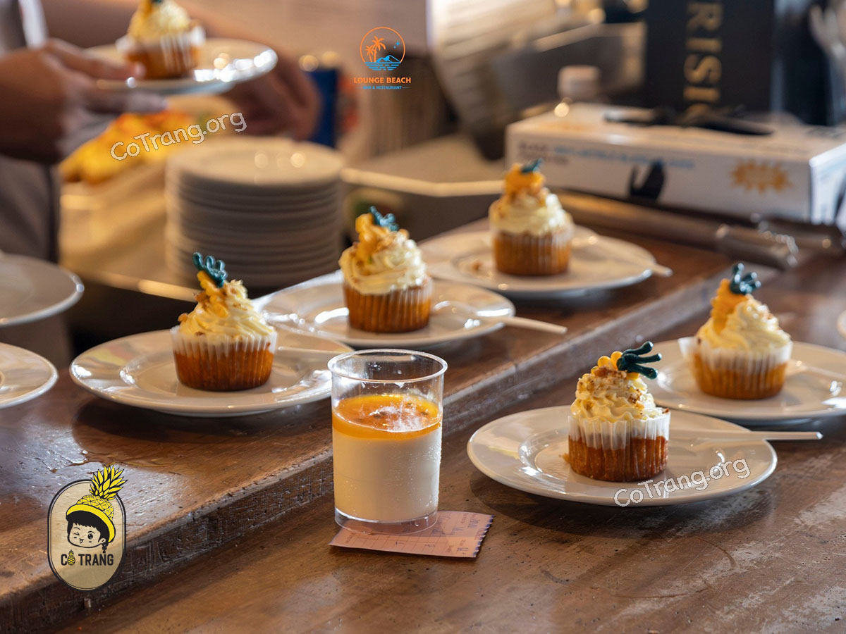 Không gian và món ăn tại Lounge Beach Bar & Restaurant Đà Nẵng