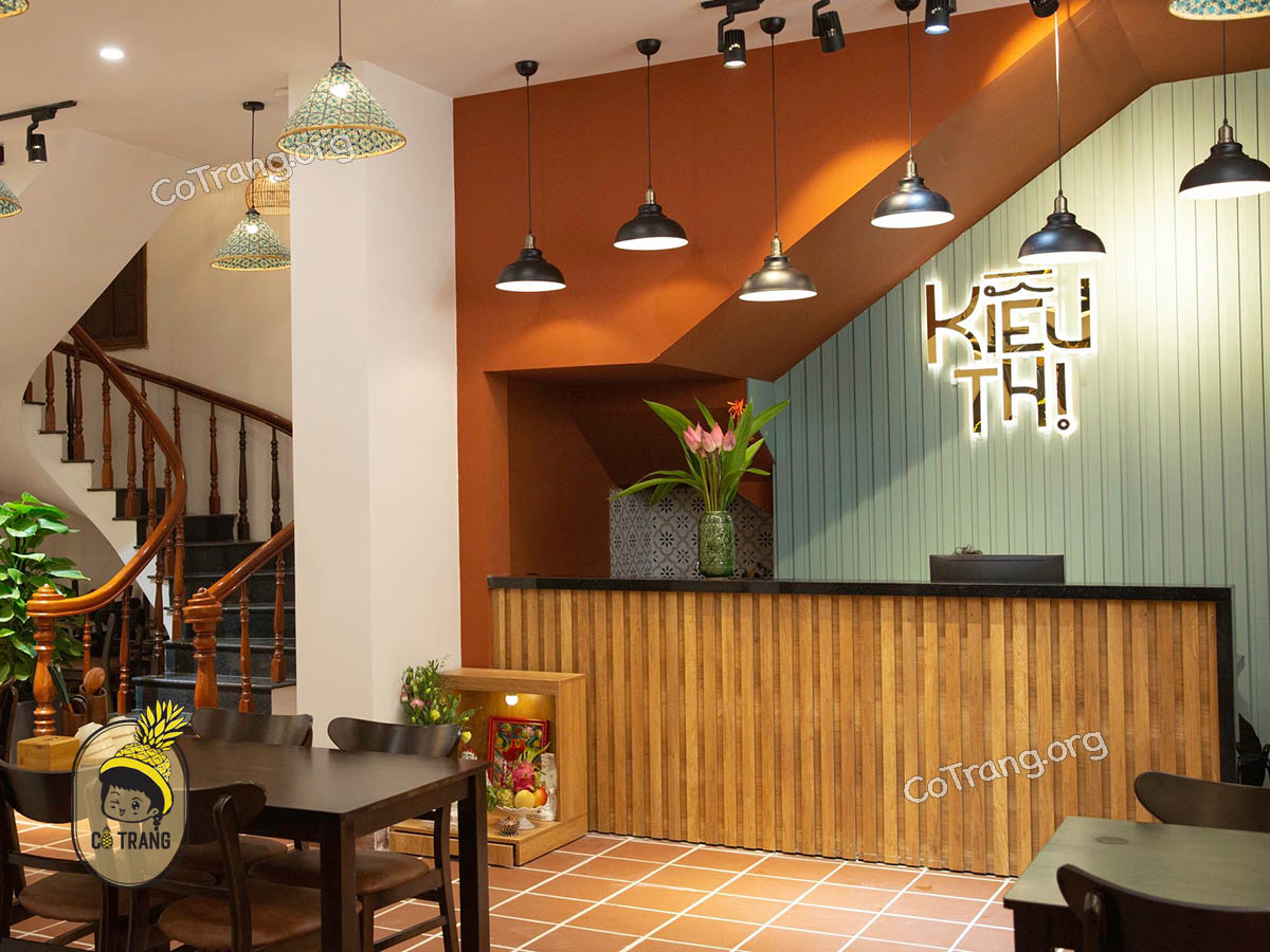 Không gian và món ăn tại Cơm Nhà Kiều Thị Đà Nẵng