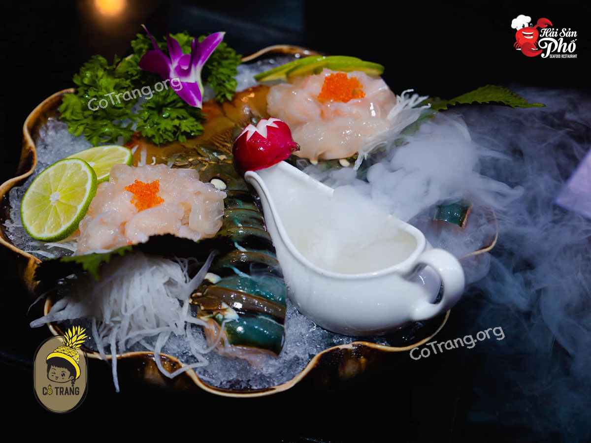 Không gian và món ăn tại Nhà Hàng Hải Sản Phố Đà Nẵng