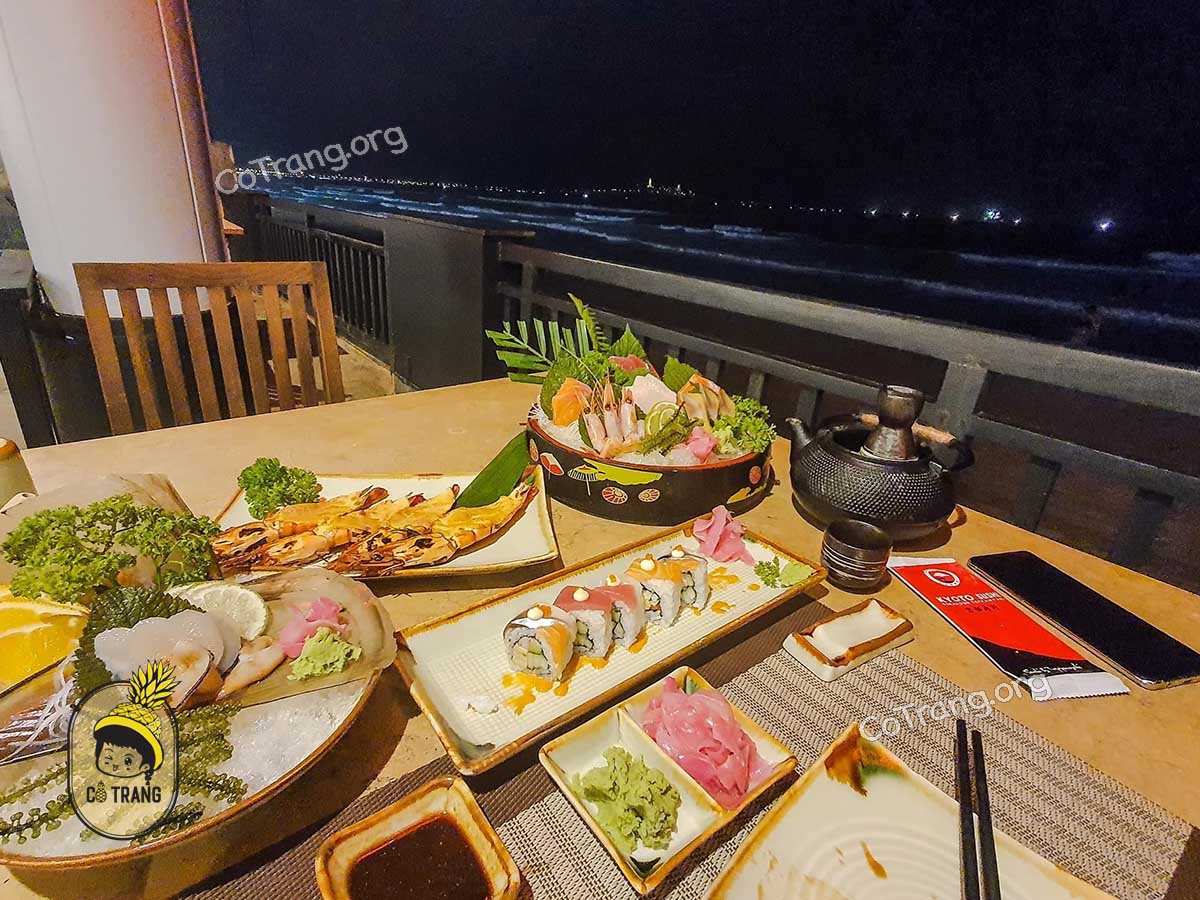 Không gian và món ăn tại Kyoto Sushi Đà Nẵng