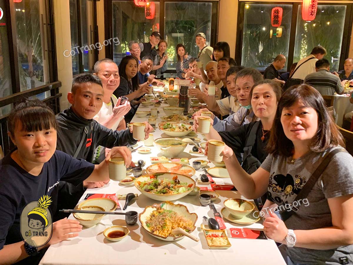Không gian và món ăn tại Kyoto Sushi Đà Nẵng