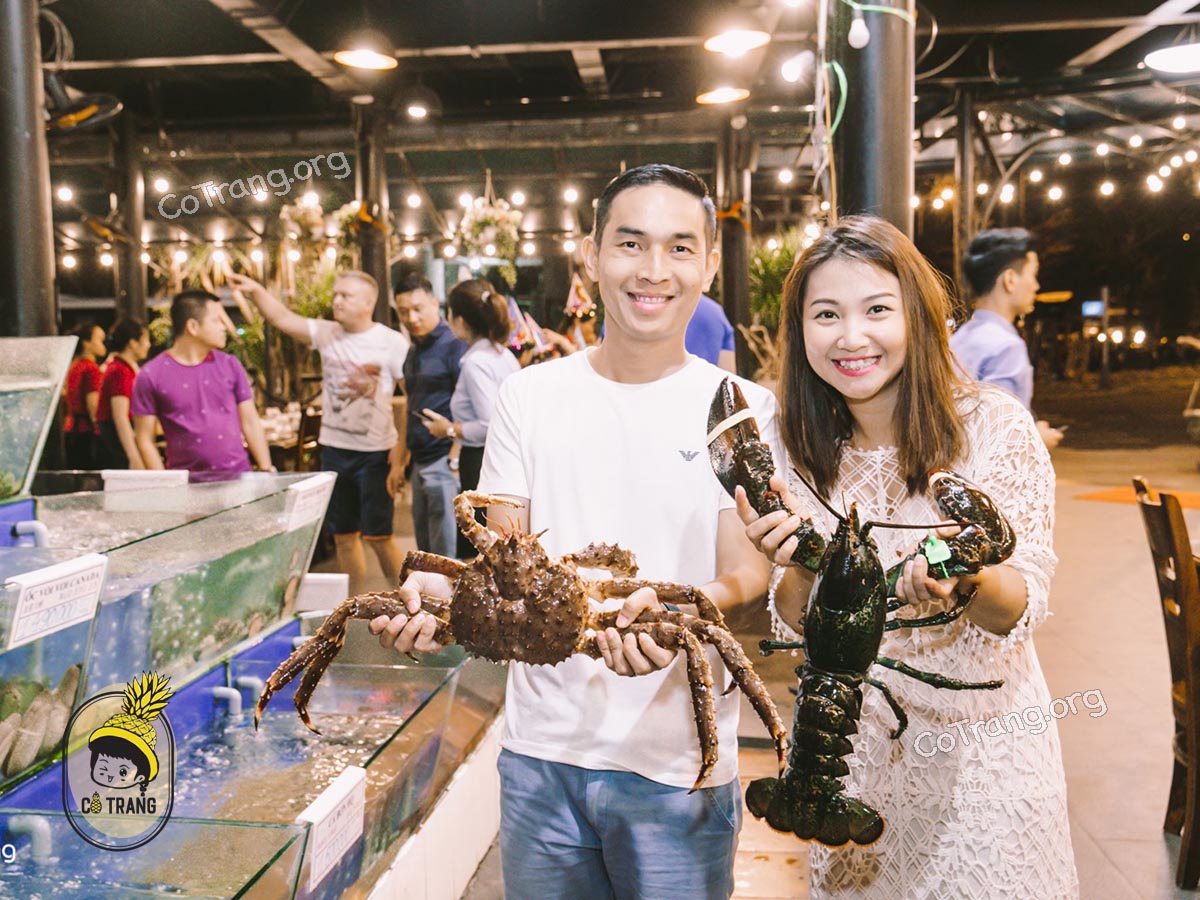 Không gian và món ăn tại Nhà Hàng Hải Sản Ngọc Hương, Đà Nẵng