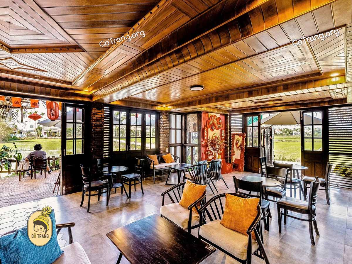 Không Gian Thực Tế Tại Le Locust Café, Hội An