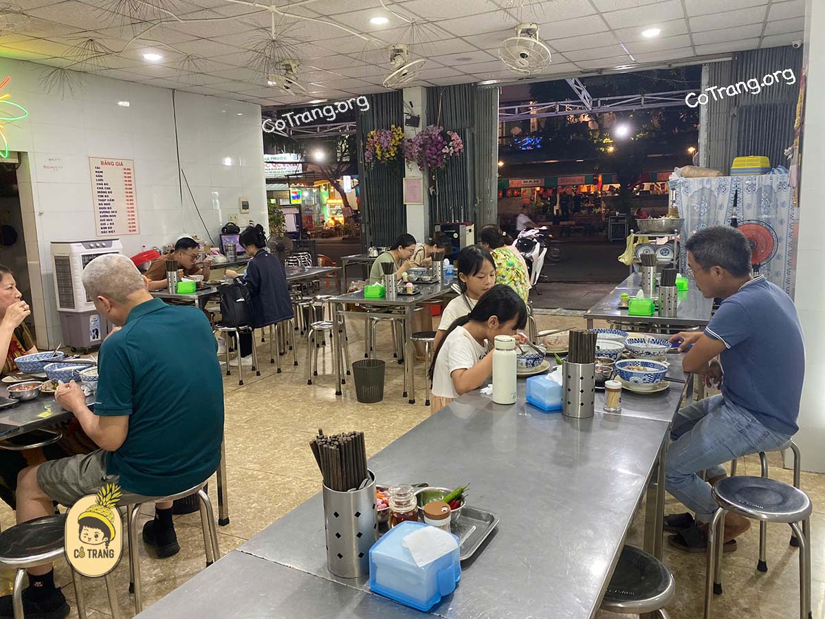 Bún Bò Huế Bé Mai - 17B Đống Đa, Đà Nẵng