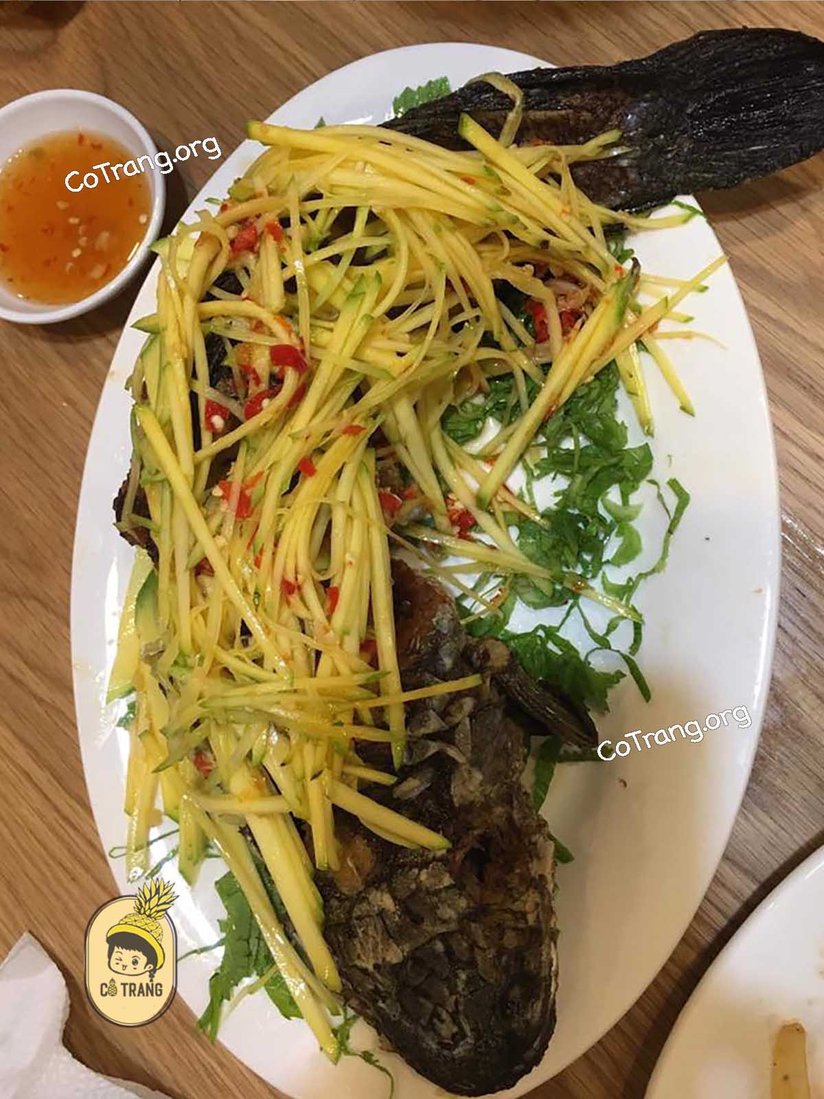 Không Gian Và Các Món Ăn Tại Cơm Niêu Phố Hội, Hội An