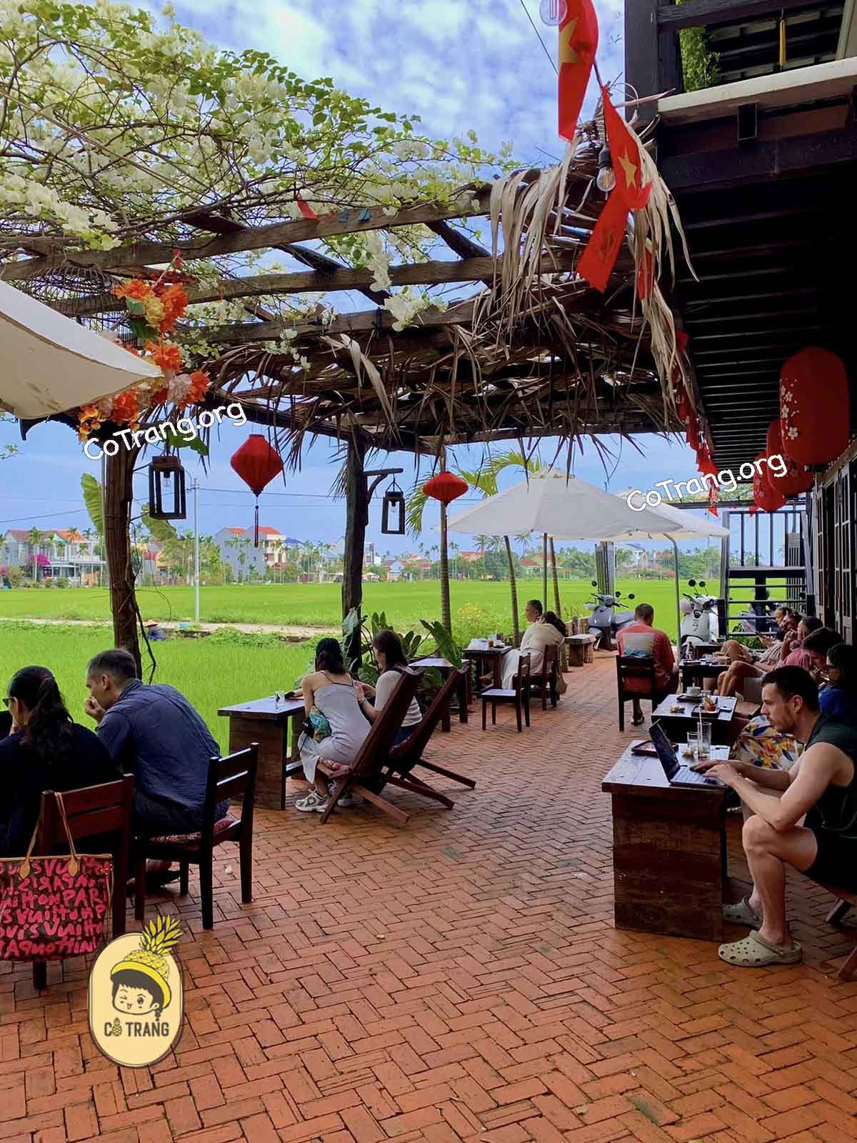 Không Gian Thực Tế Tại Le Locust Café, Hội An