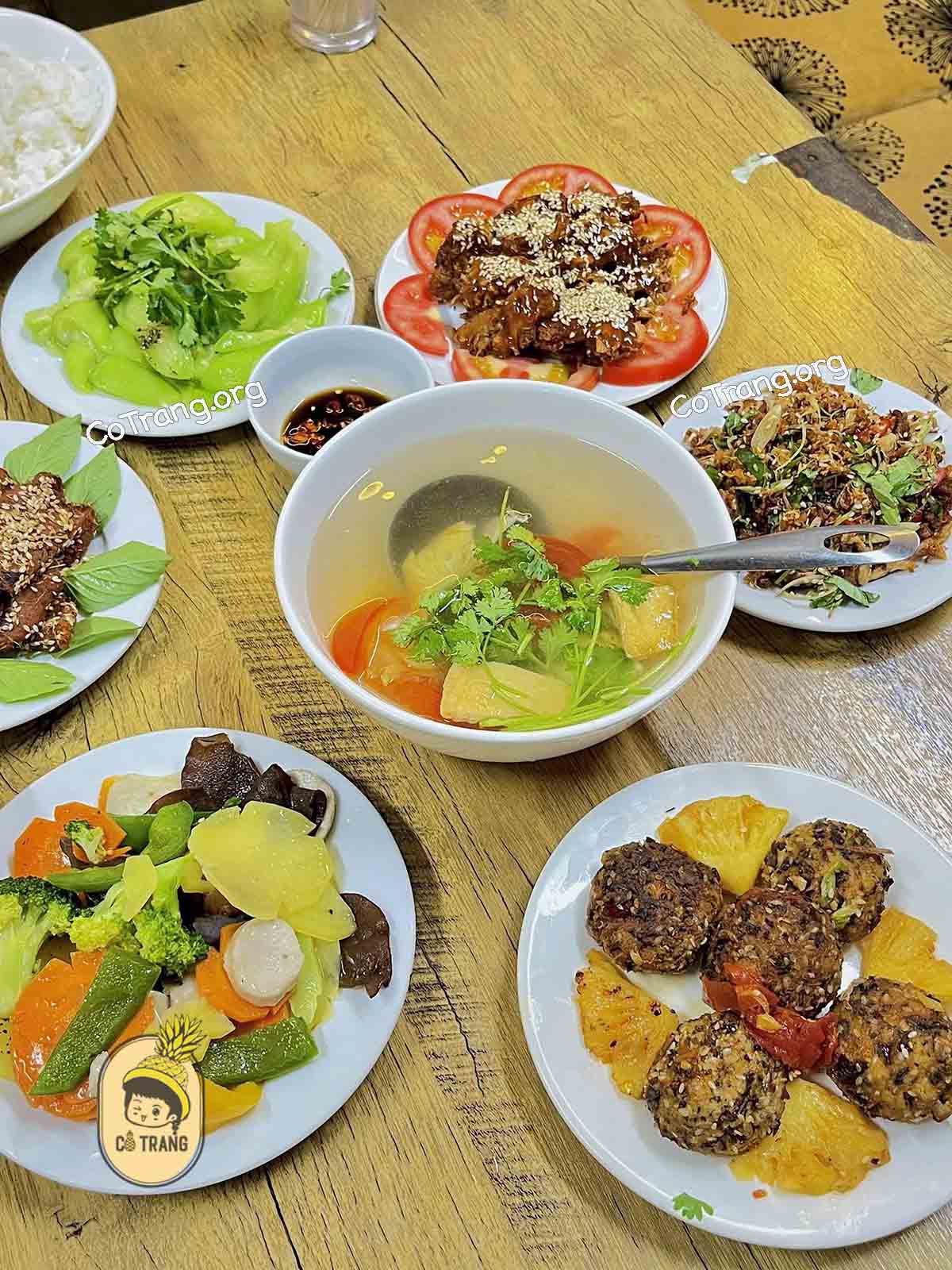 Menu Và Các Món Ăn Tại Quán Chay Bồ Đề, Vinh, Nghệ An