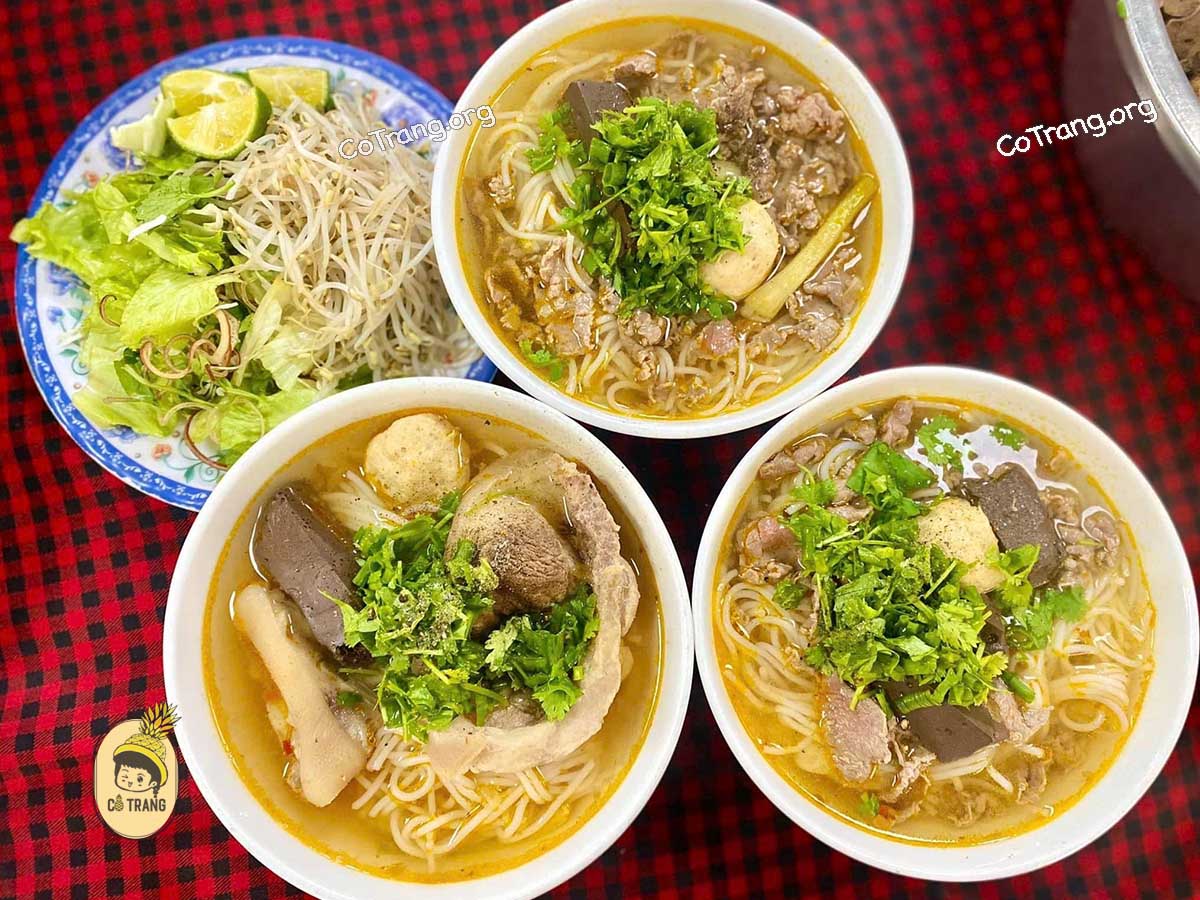 Bún Phong Phú Đồng Hới - Quán bún bò Huế và bún thịt nướng ngon, menu, review