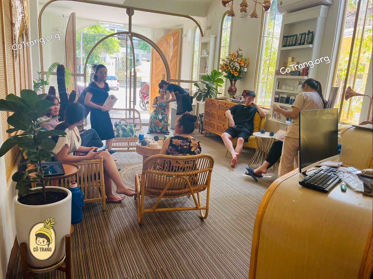 Không Gian Thực Tế Tại Vân Anh Luxury Clinic & Garden Spa, Pleiku Gia Lai